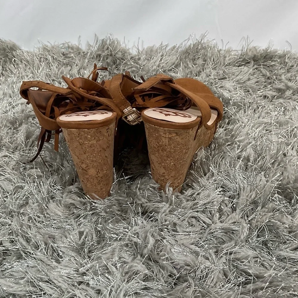 GUC Fergalicious by Fergie wedge heel platform shoes womens